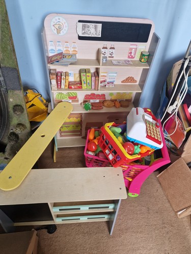Kids play shop with trolley - kids,